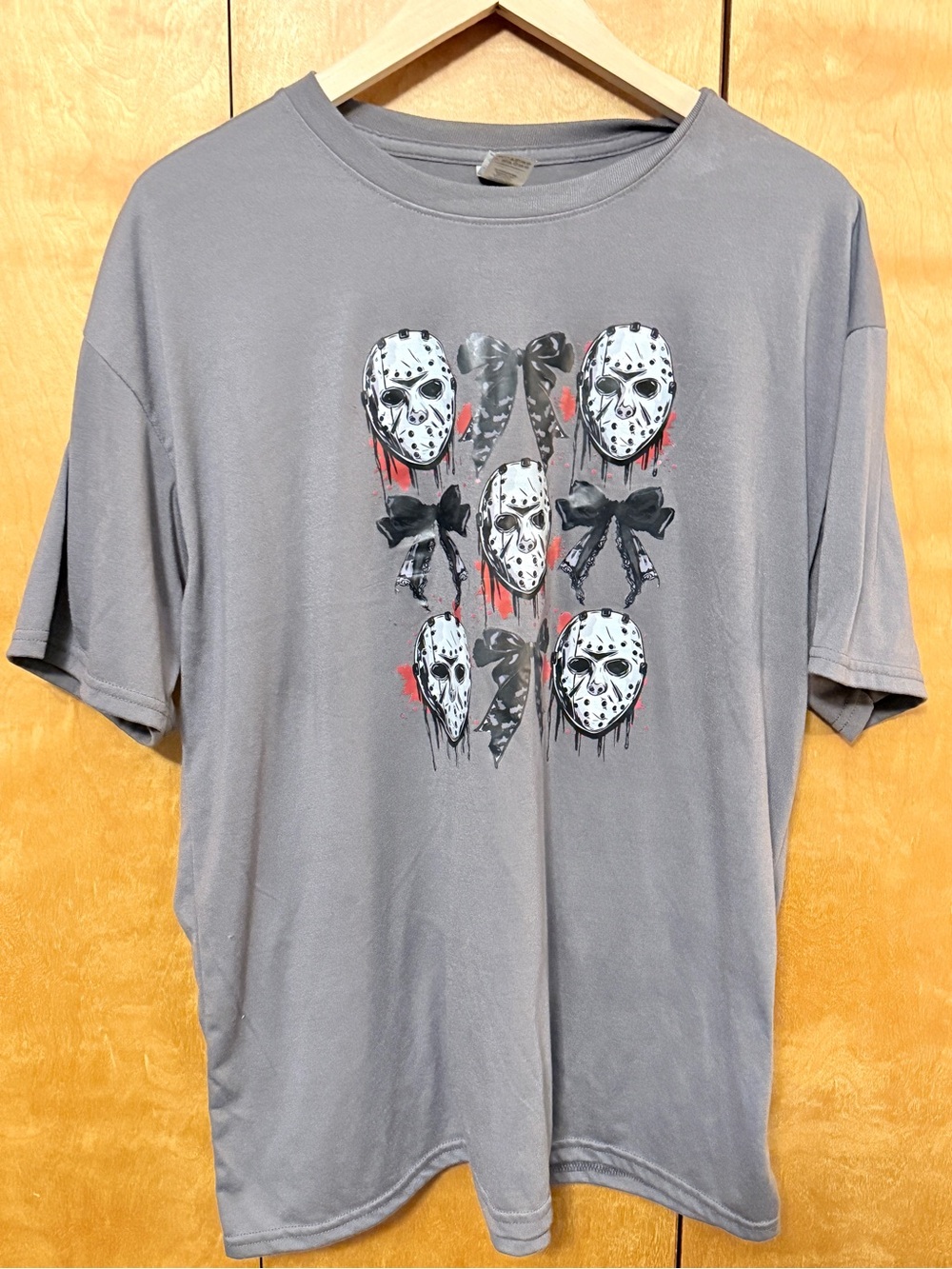 Friday the 13th Black Bow Halloween Tshirt Unisex gray size XLarge